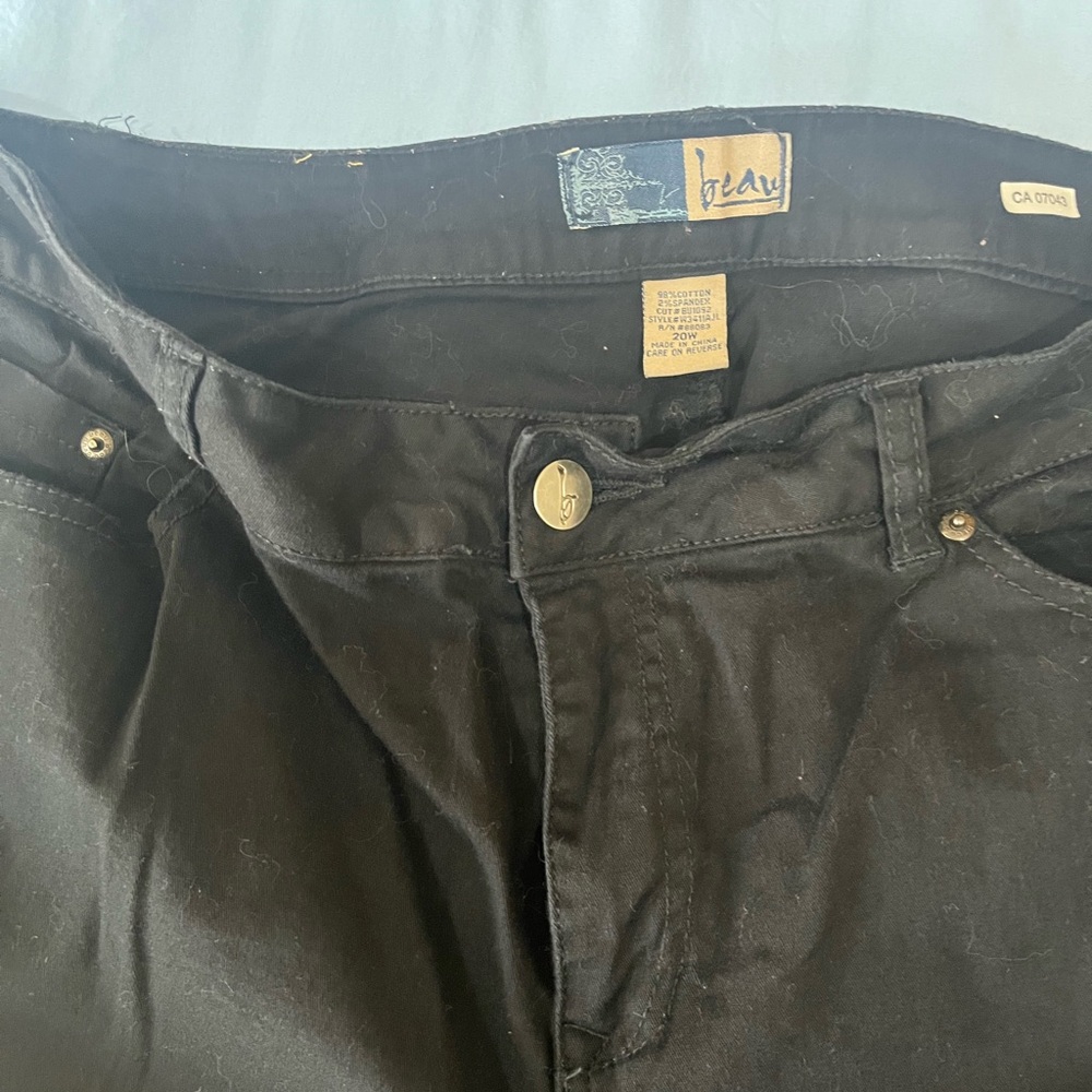 Black women’s Jeans - Classic Straight Fit